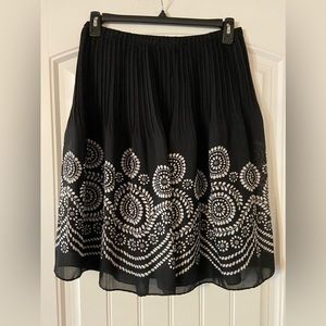 Women’s unbranded Black and White Skirt L